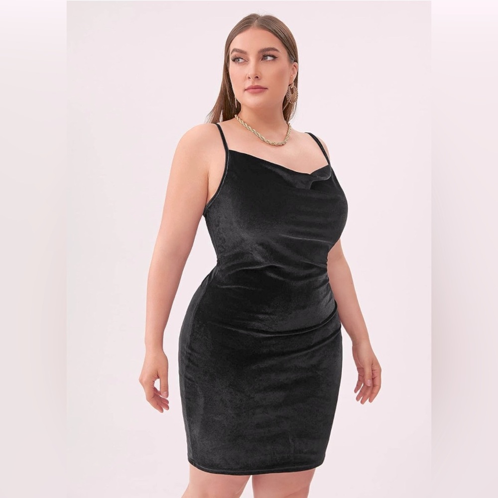 Velvet Bodycon Mini Dress - Picture 4 of 6